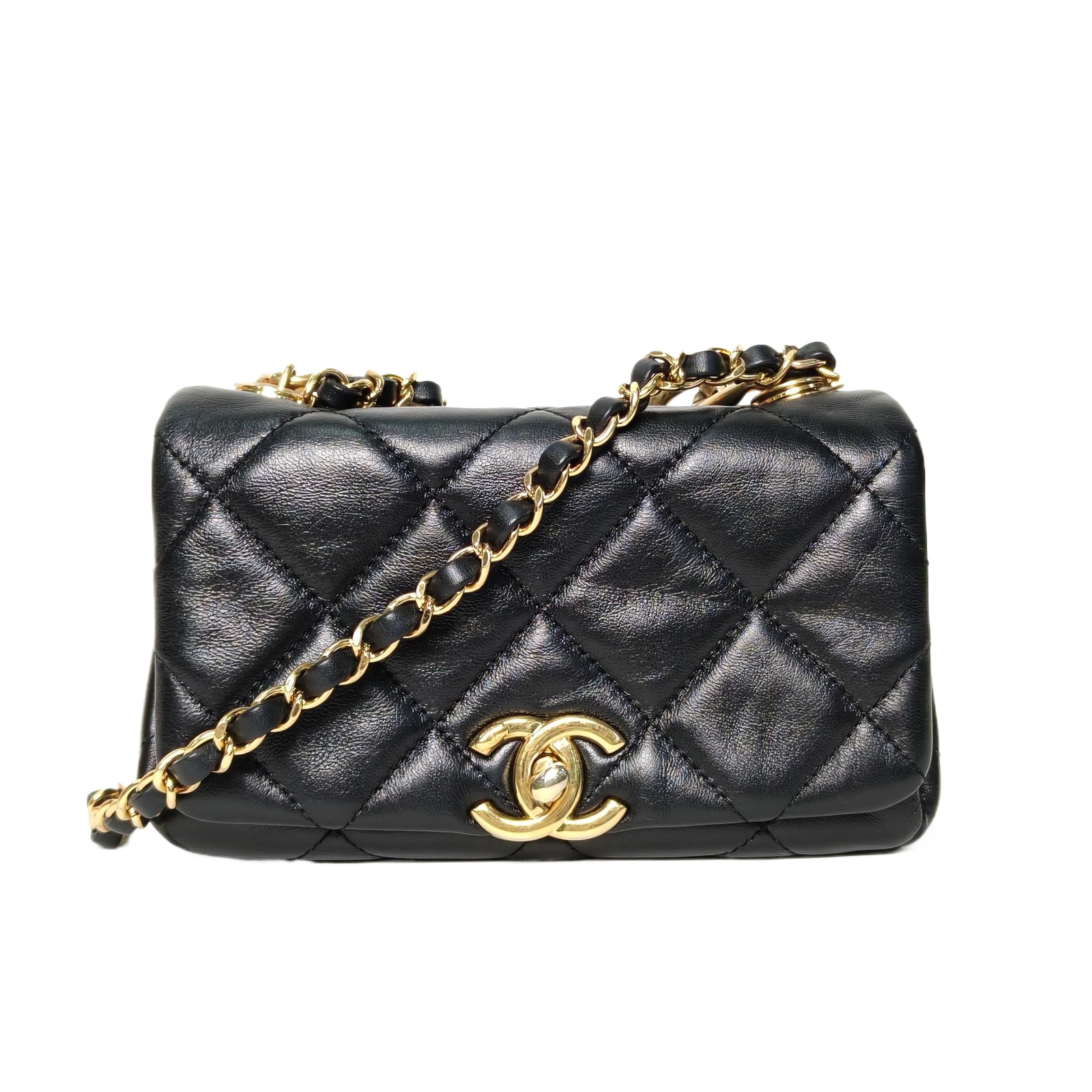 Chanel 22A Flap Bag 17.5cm Black Leather